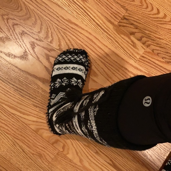 Cute slipper socks! - Picture 3 of 4